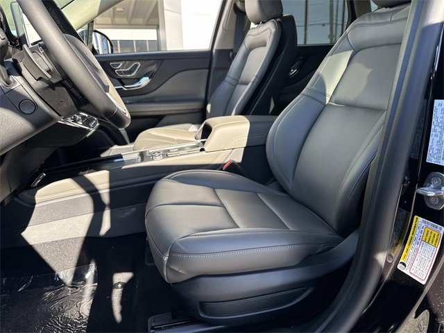 New 2026 Lincoln Corsair Premiere image 17