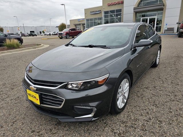 Used 2018 Chevrolet Malibu LT image 2