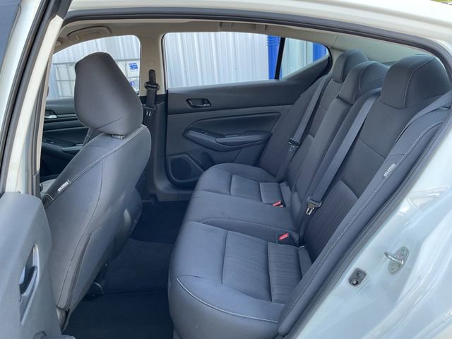 Used 2025 Nissan Altima 2.5 SV image 9