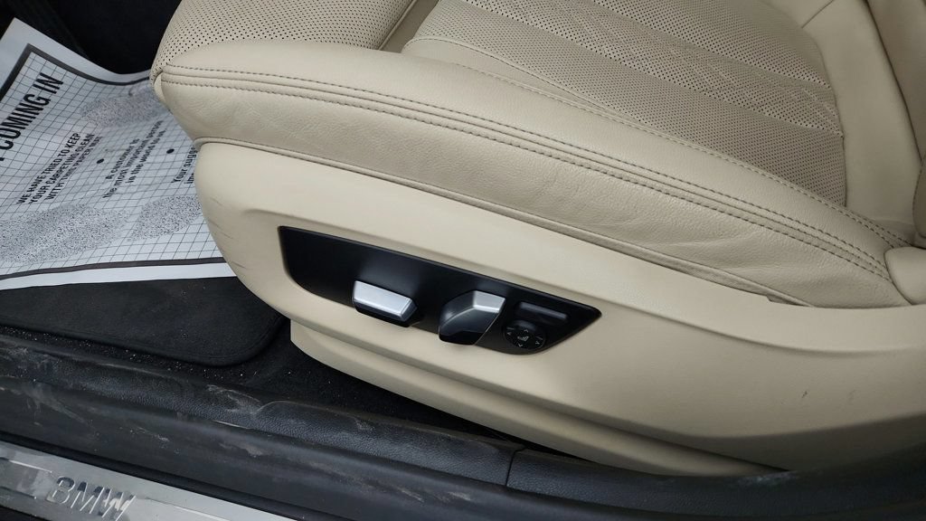 Used 2021 BMW 540i w/ Premium Package RWD image 11