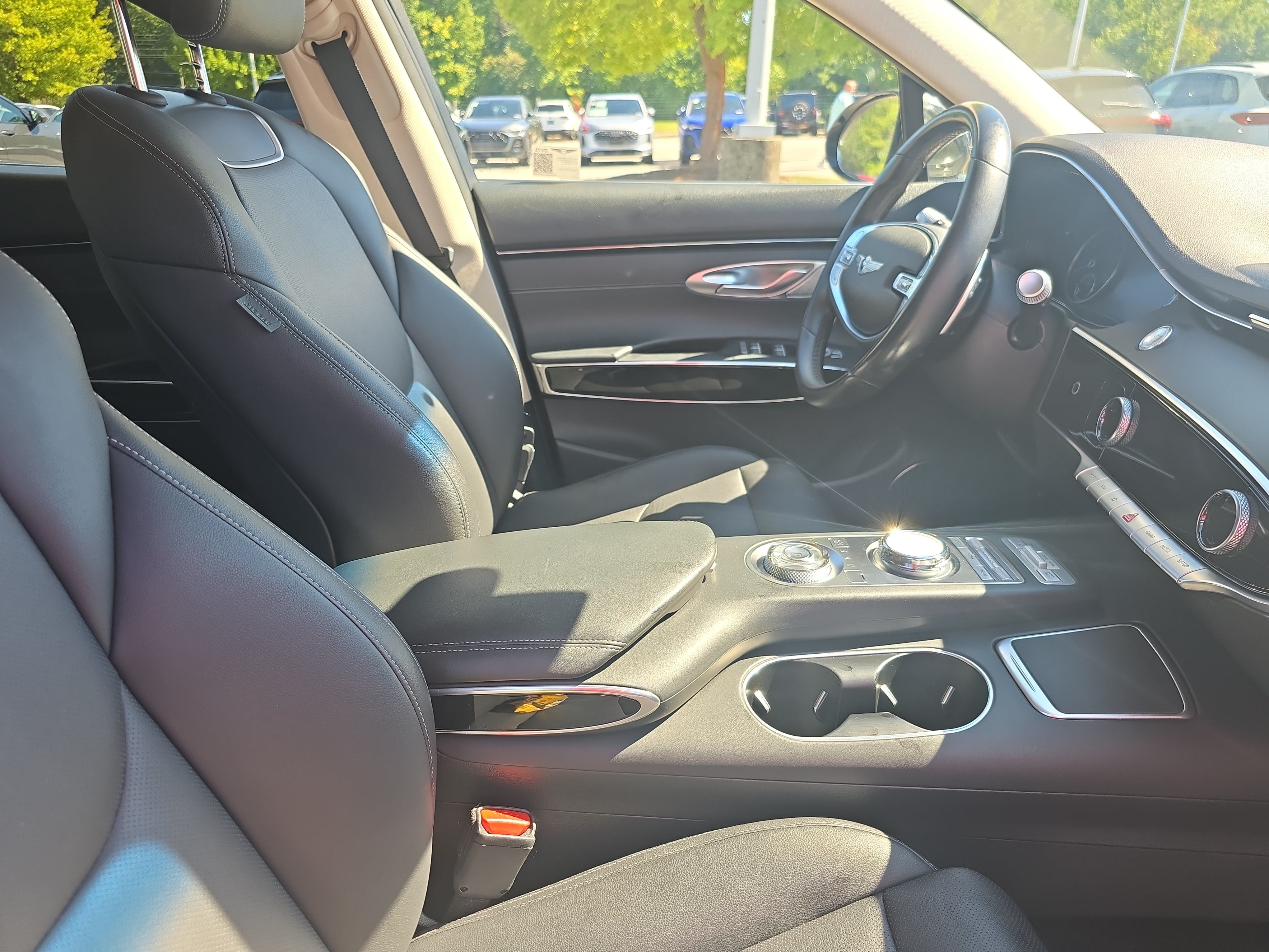 Used 2025 Genesis GV70 2.5T AWD/4WD image 10