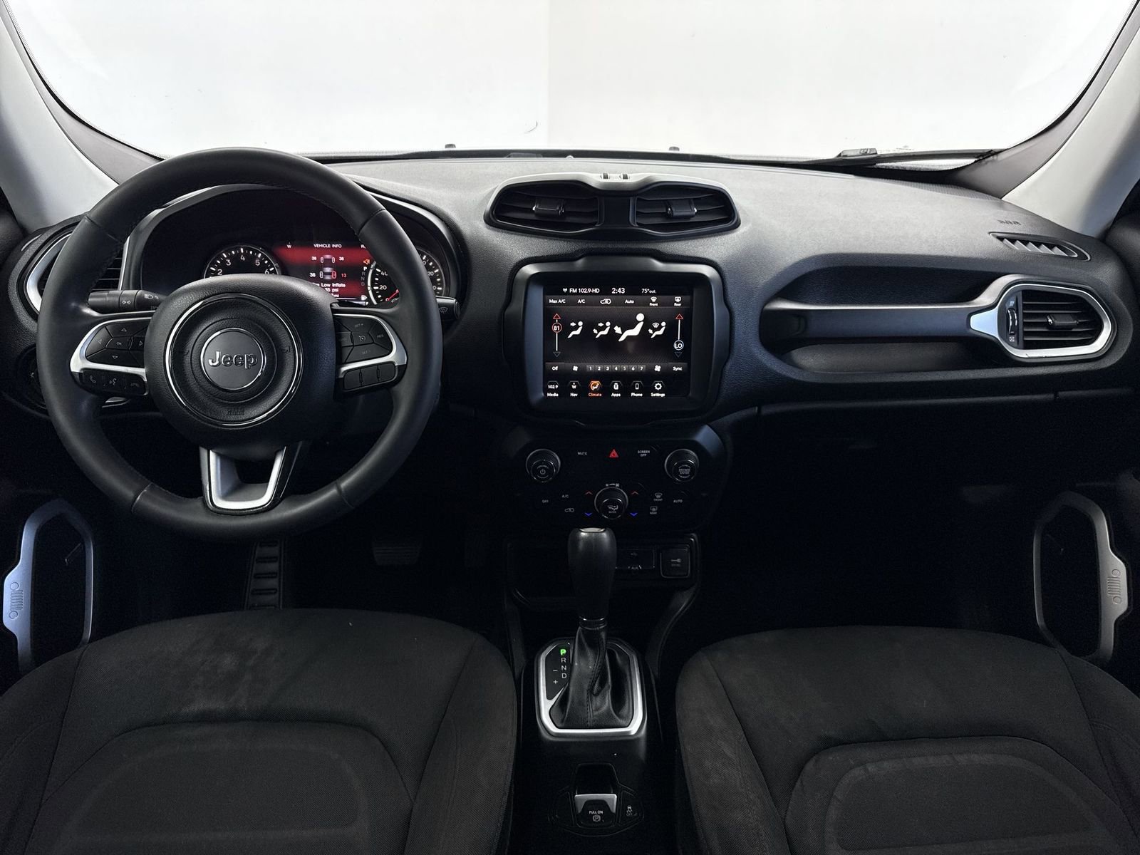 Used 2020 Jeep Renegade Latitude w/ UConnect 8.4 Nav Group image 14