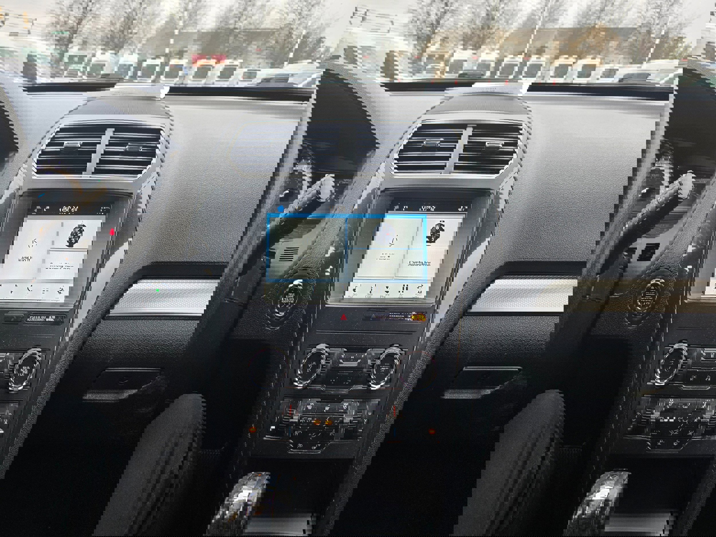 Used 2018 Ford Explorer XLT w/ Equipment Group 201A image 11