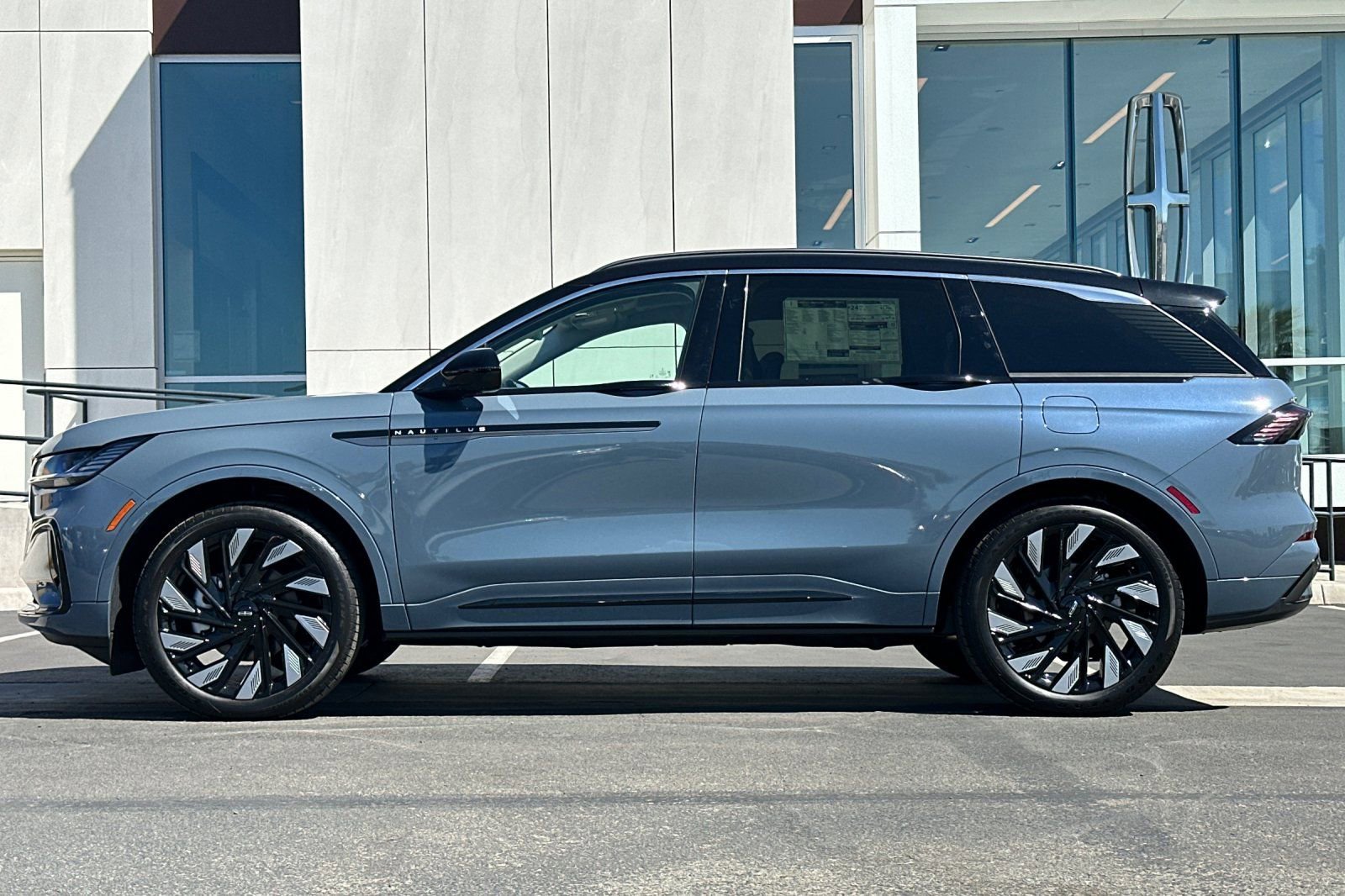 New 2026 Lincoln Nautilus Black Label w/ Jet Appearance Package image 6
