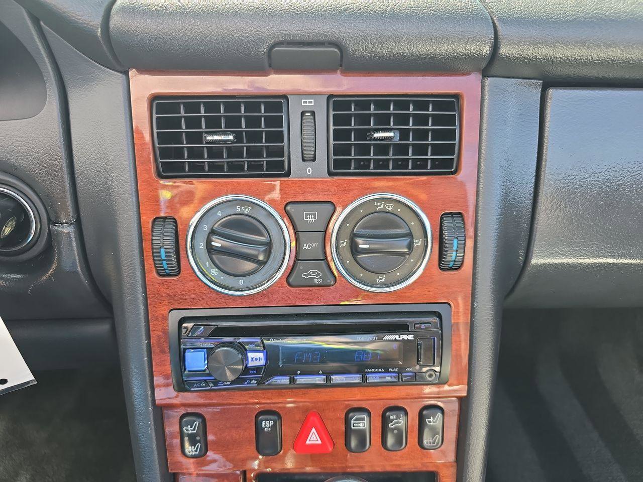 Used 2004 Mercedes-Benz SLK 320 image 9