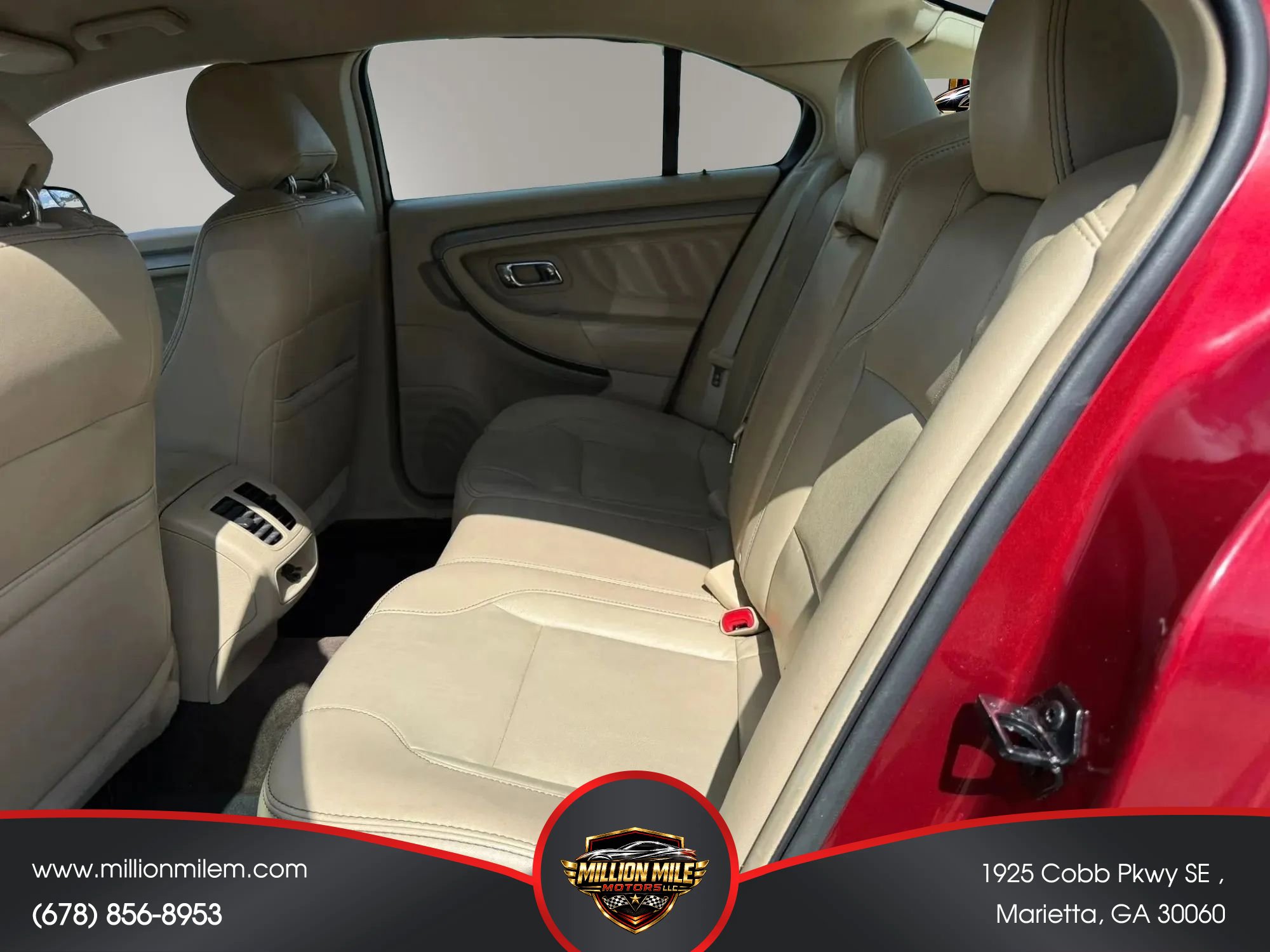 Used 2013 Ford Taurus SEL FWD image 21