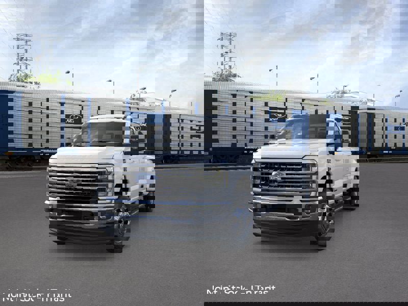 New 2026 Ford F350 4x4 Crew Cab DRW Super Duty image 2