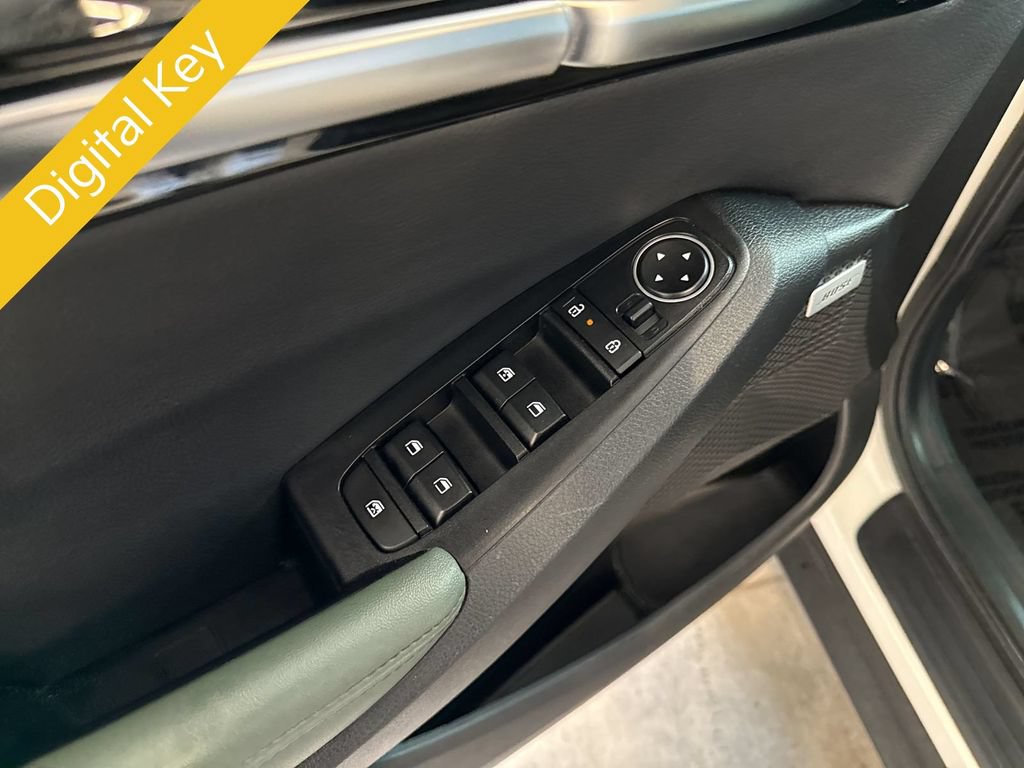 Certified 2024 Kia Seltos SX w/ SX Sunroof Package AWD/4WD image 21
