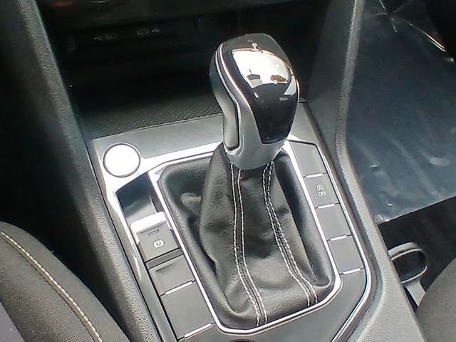 Used 2022 Volkswagen Tiguan S image 19