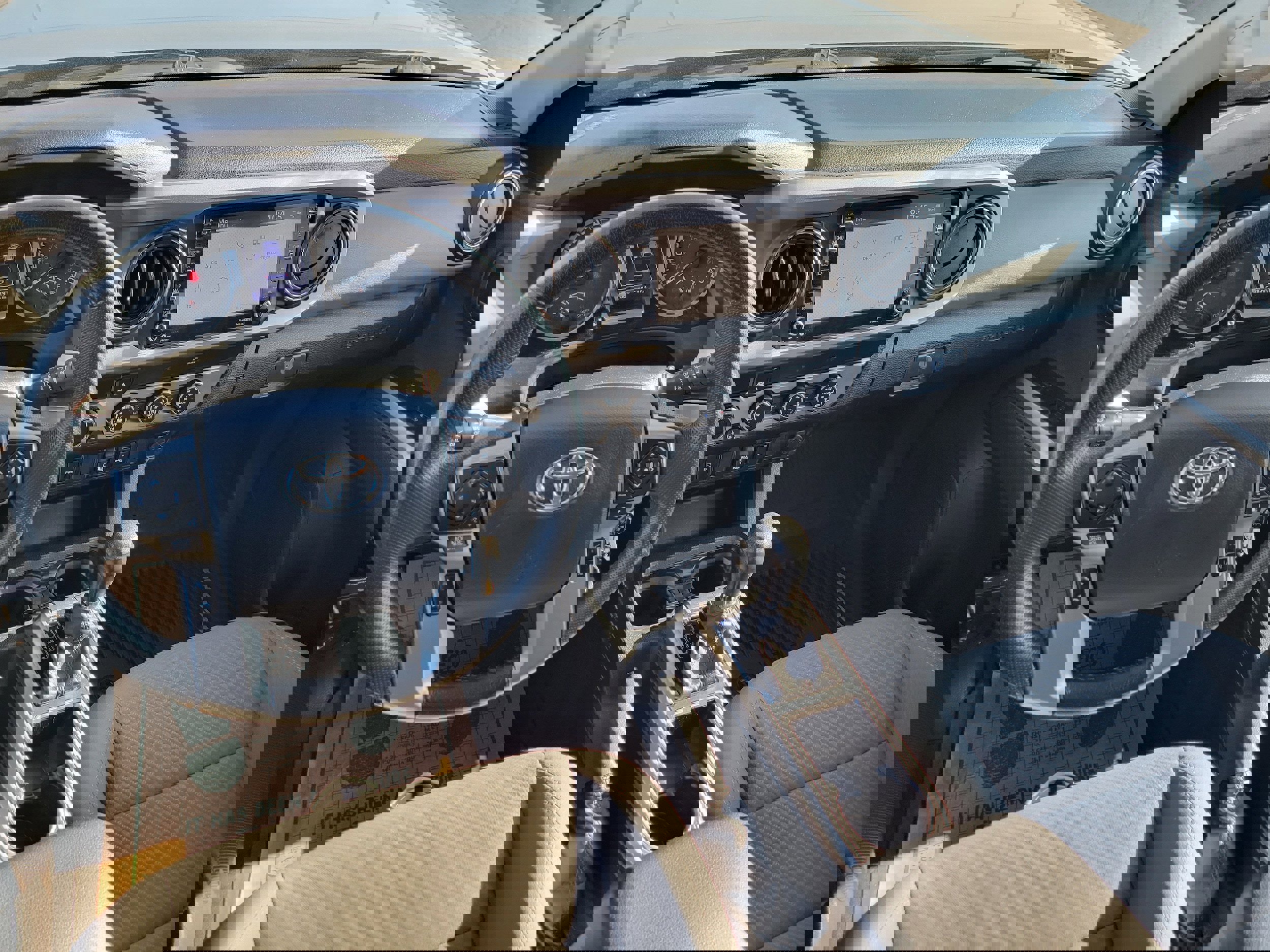 Used 2020 Toyota Tacoma SR5 image 12