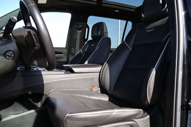 Used 2024 Cadillac Escalade ESV Sport RWD image 11