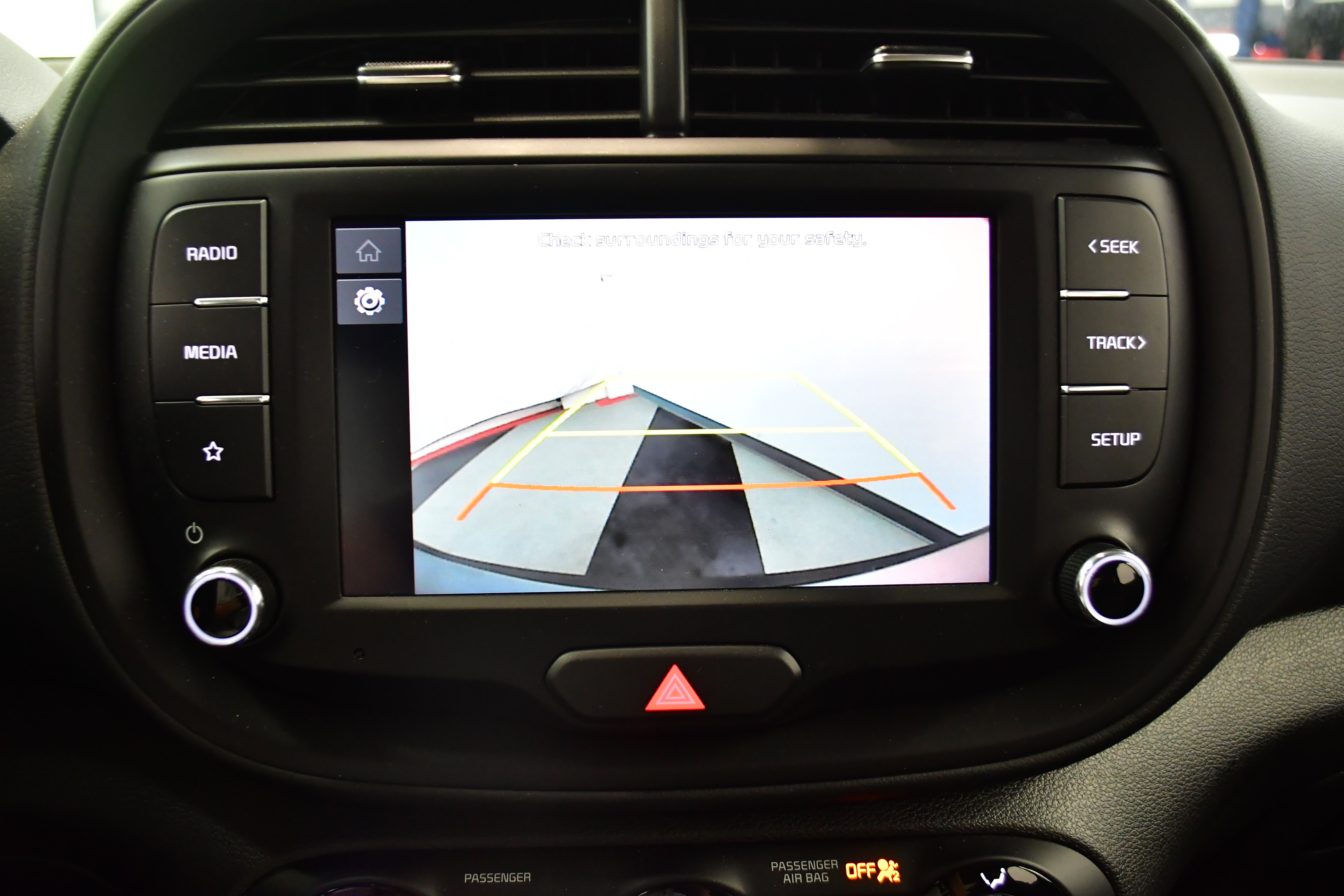 Used 2025 Kia Soul LX w/ LX Technology Package FWD image 25