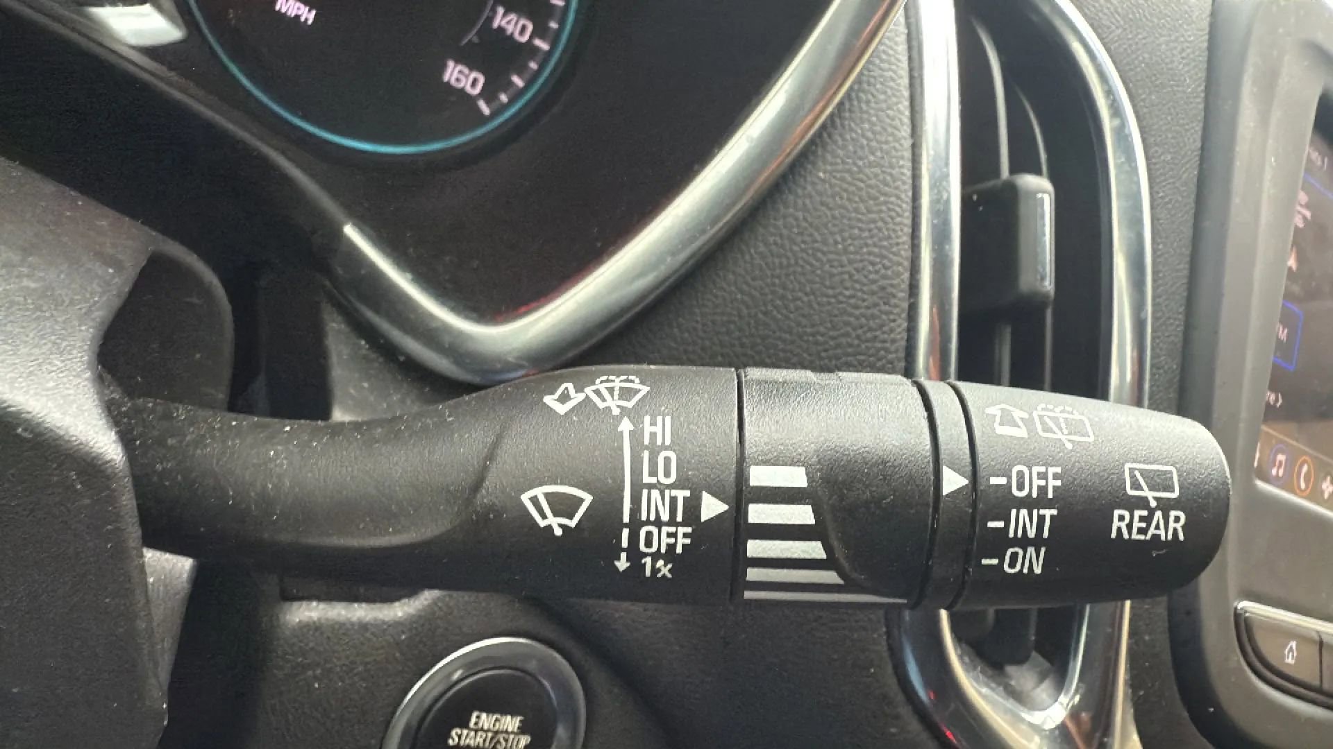 Used 2022 Chevrolet Equinox LT image 13