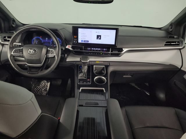 Used 2025 Toyota Sienna XSE w/ XSE Plus Package AWD/4WD image 28