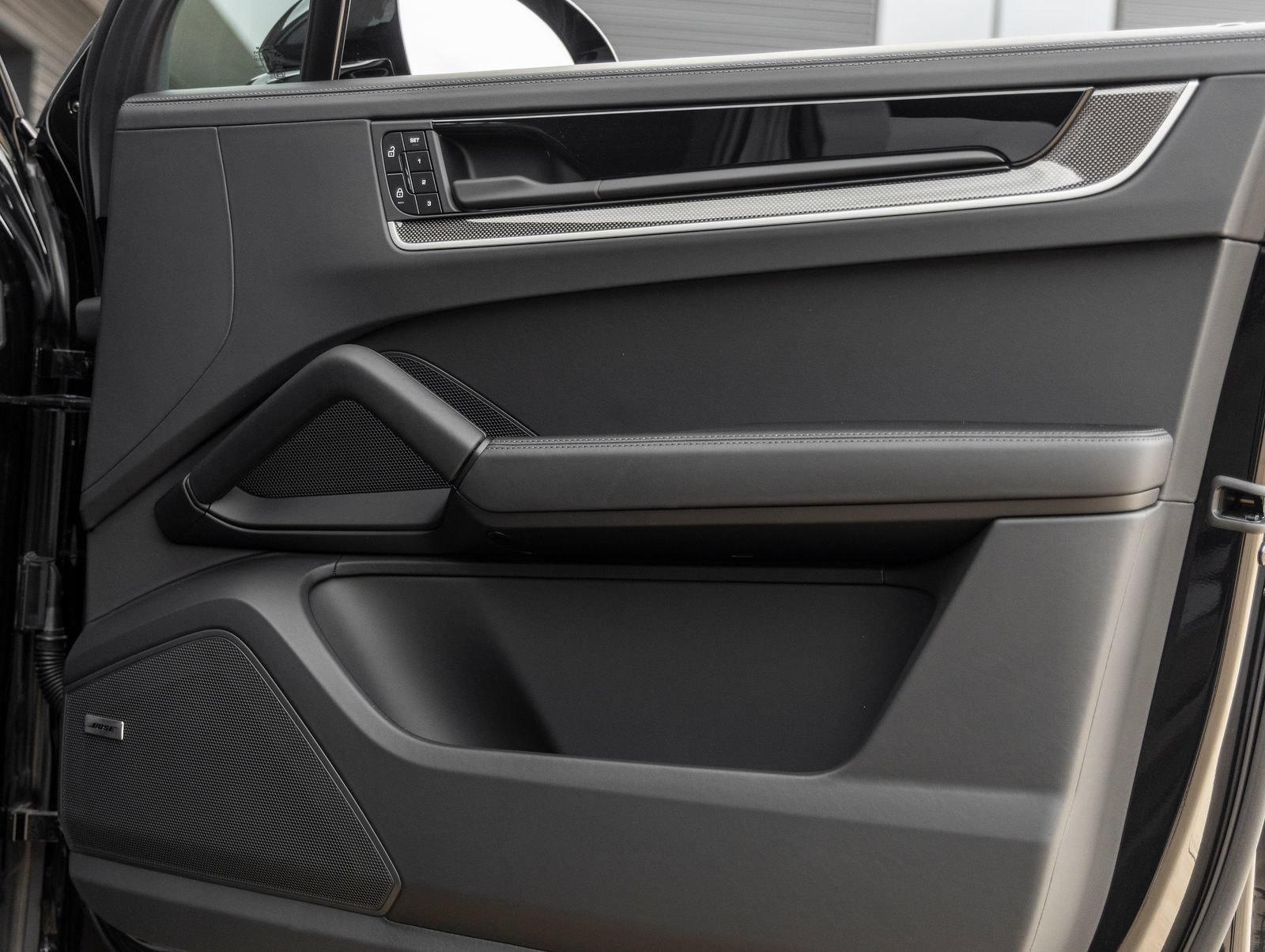 New 2025 Porsche Cayenne Turbo AWD/4WD image 42