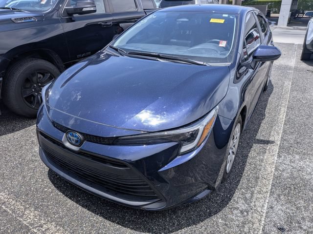 Certified 2025 Toyota Corolla LE FWD image 2