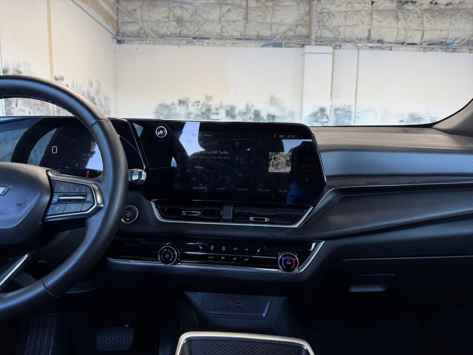 Used 2025 Chevrolet Equinox LT image 18