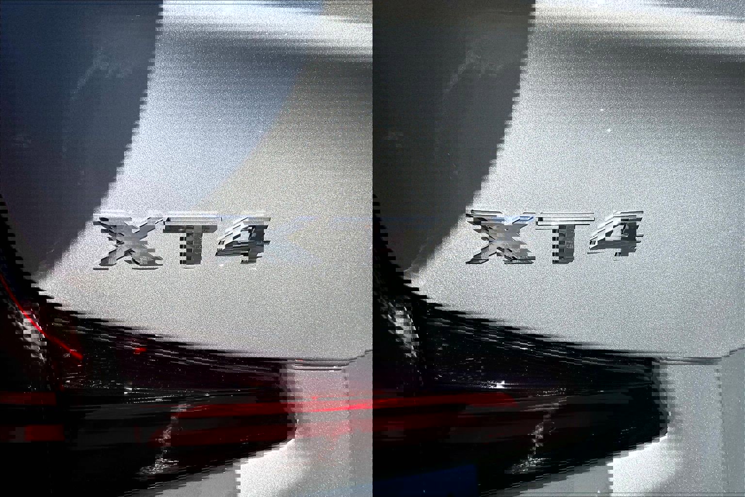 Used 2022 Cadillac XT4 Luxury w/ Cold Weather Package image 15