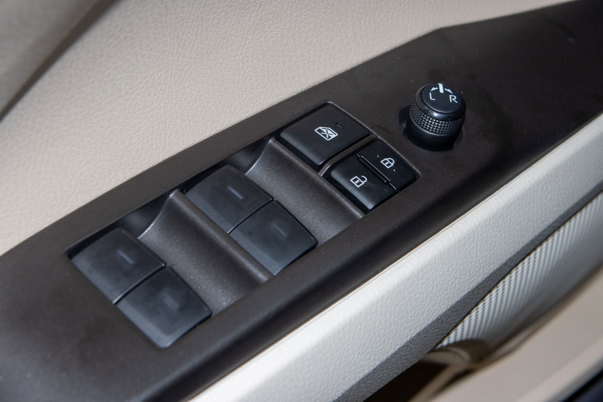 Used 2023 Toyota Camry LE image 24