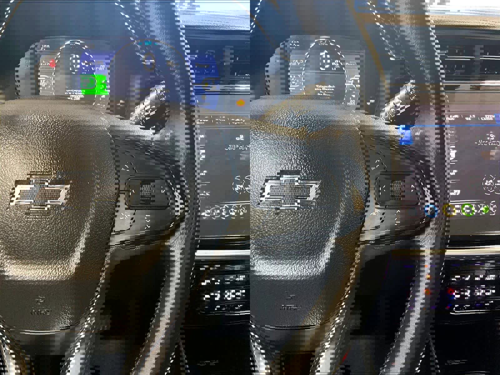 Used 2023 Chevrolet Bolt EUV LT w/ Comfort Package FWD image 23