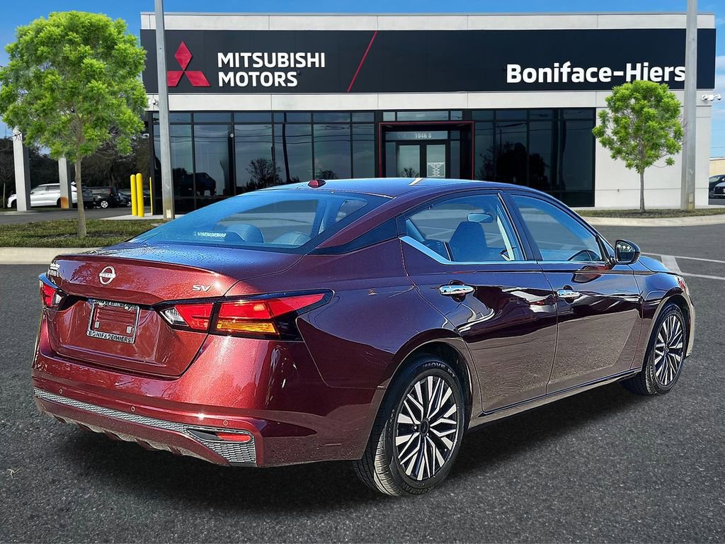 Used 2024 Nissan Altima 2.5 SV image 4