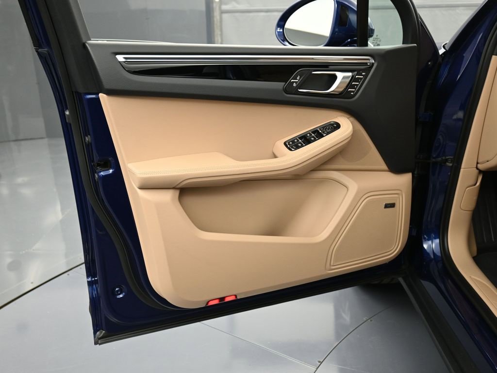 New 2026 Porsche Macan image 15