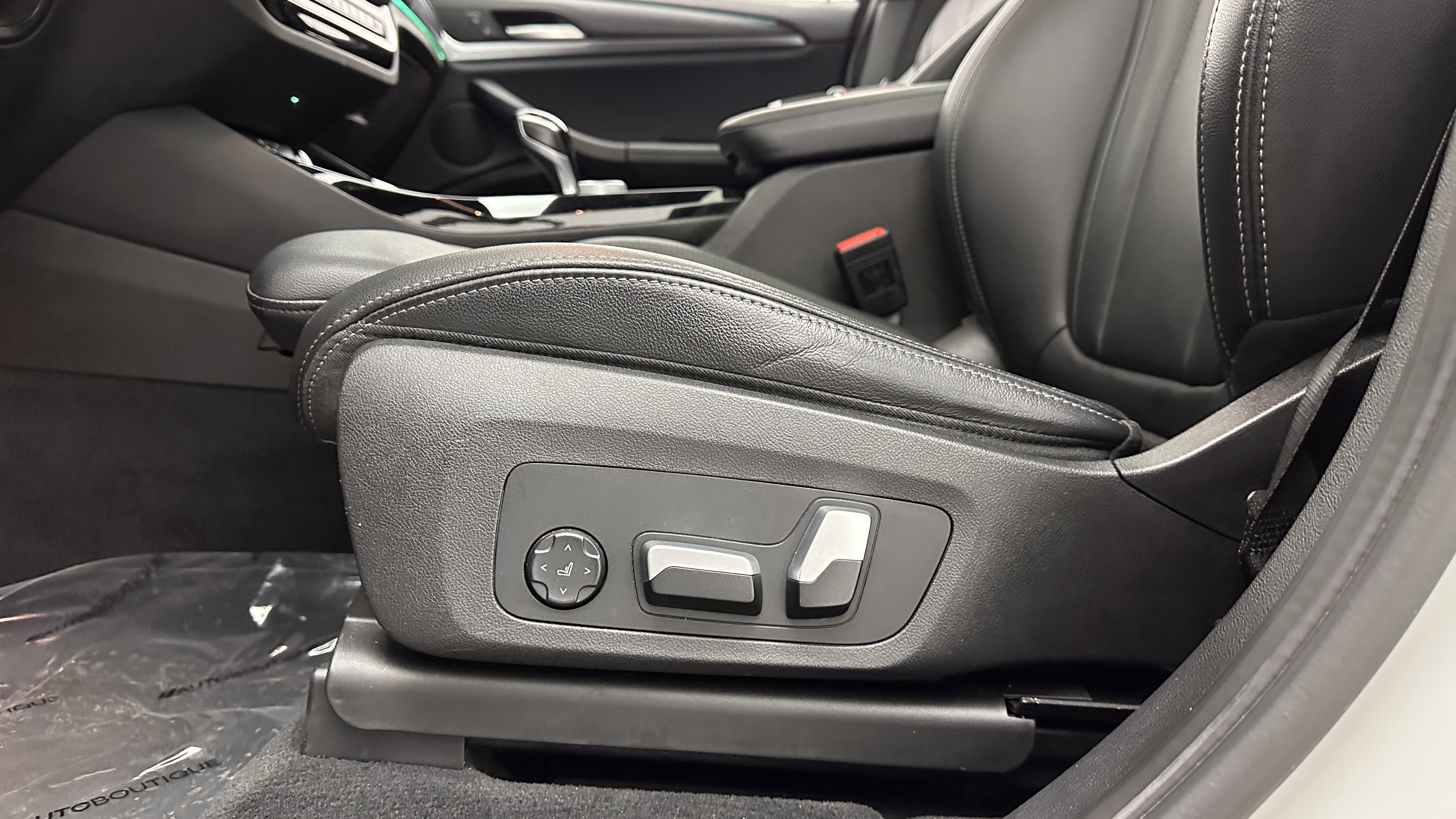 Used 2024 BMW X3 sDrive30i w/ Convenience Package image 17