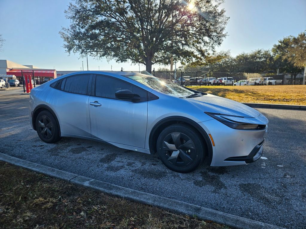 Used 2023 Toyota Prius LE image 7