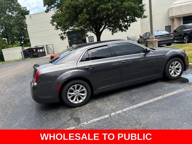 Used 2015 Chrysler 300 Limited RWD image 12