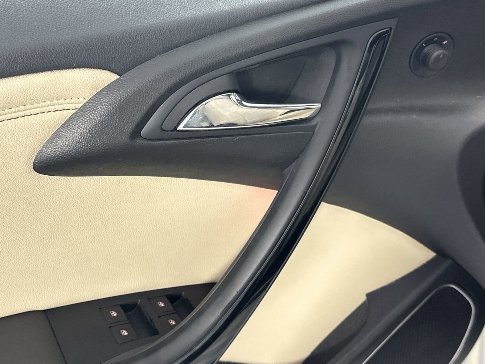 Used 2018 Buick Cascada Premium image 13