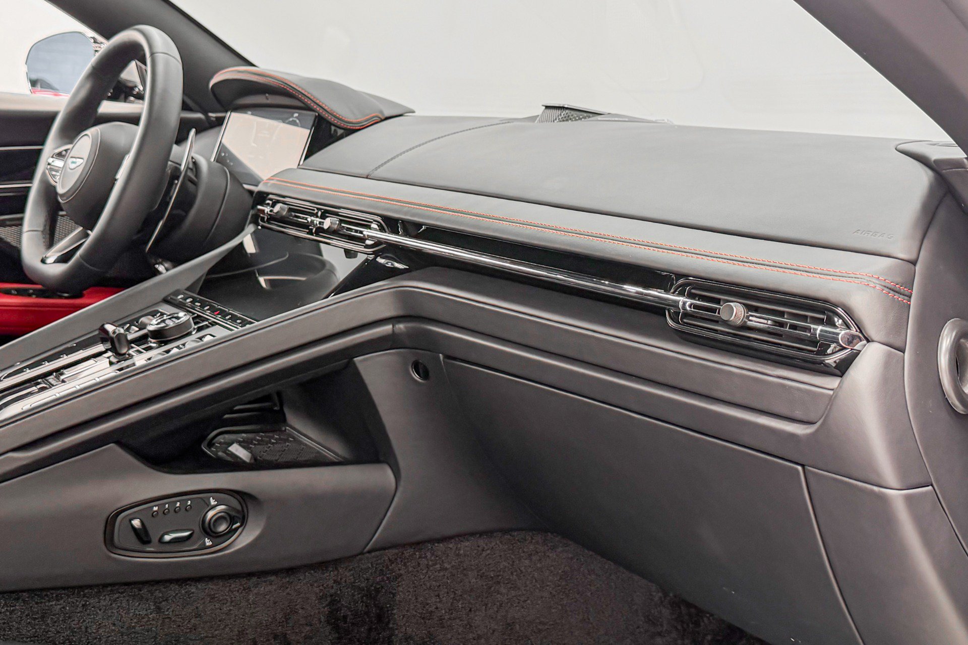 Used 2024 Aston Martin DB12 Coupe RWD image 14