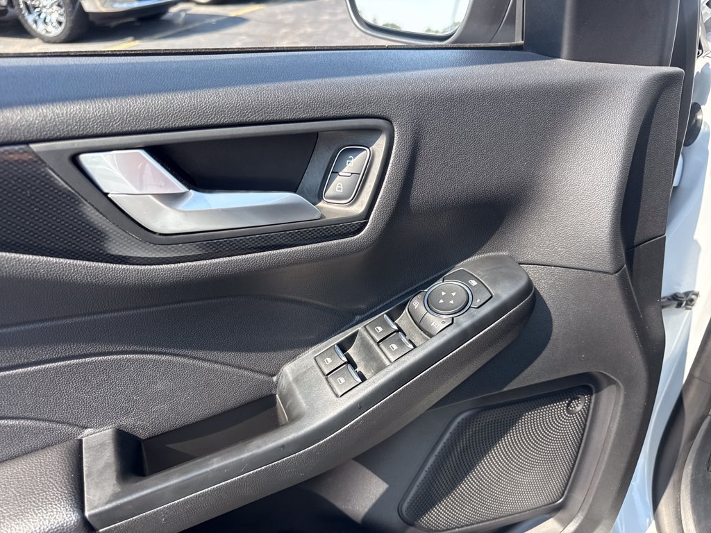 Used 2025 Ford Escape ST-Line FWD image 27