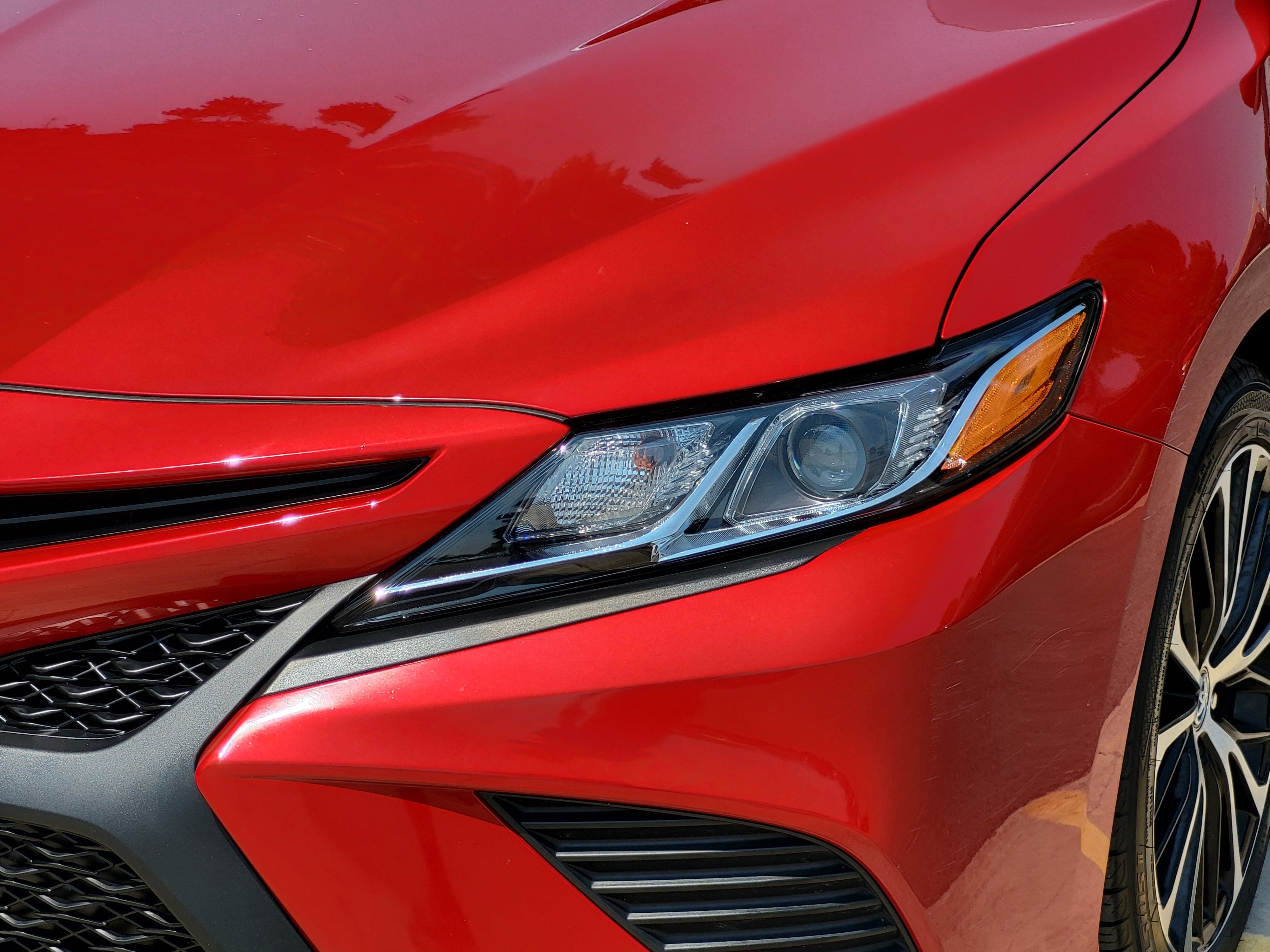 Certified 2019 Toyota Camry SE w/ Convenience Package FWD image 5