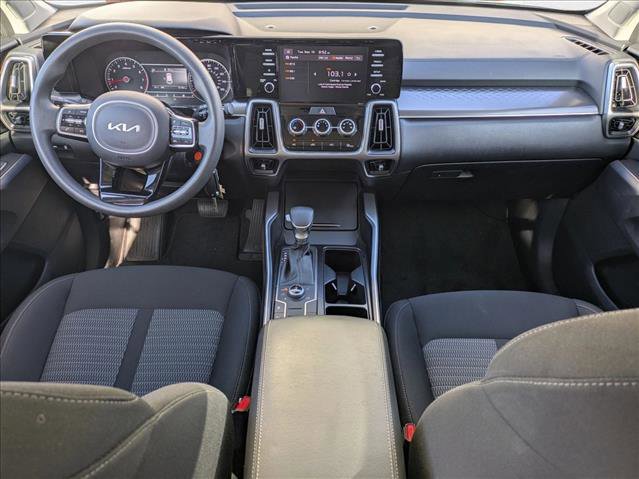 Used 2023 Kia Sorento LX image 16