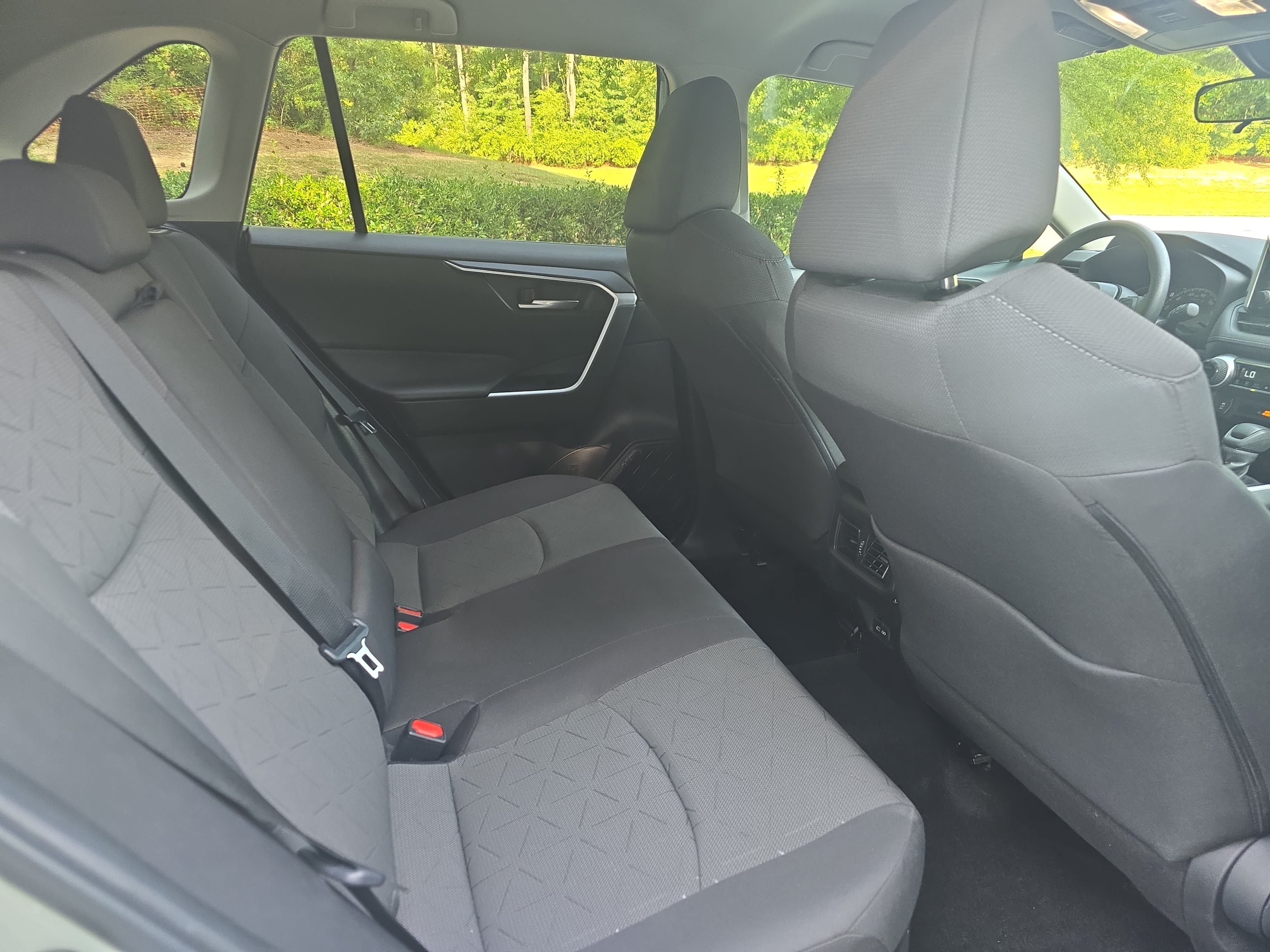 Used 2023 Toyota RAV4 XLE AWD/4WD image 11