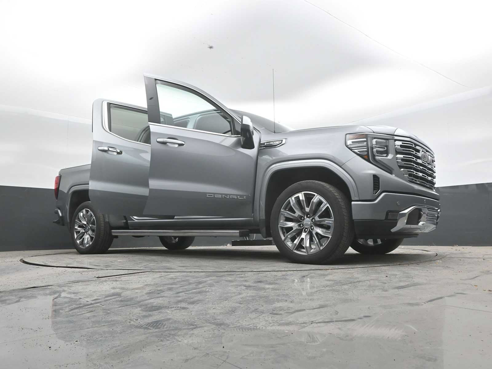 Used 2025 GMC Sierra 1500 Denali w/ Denali Reserve Package AWD/4WD image 57