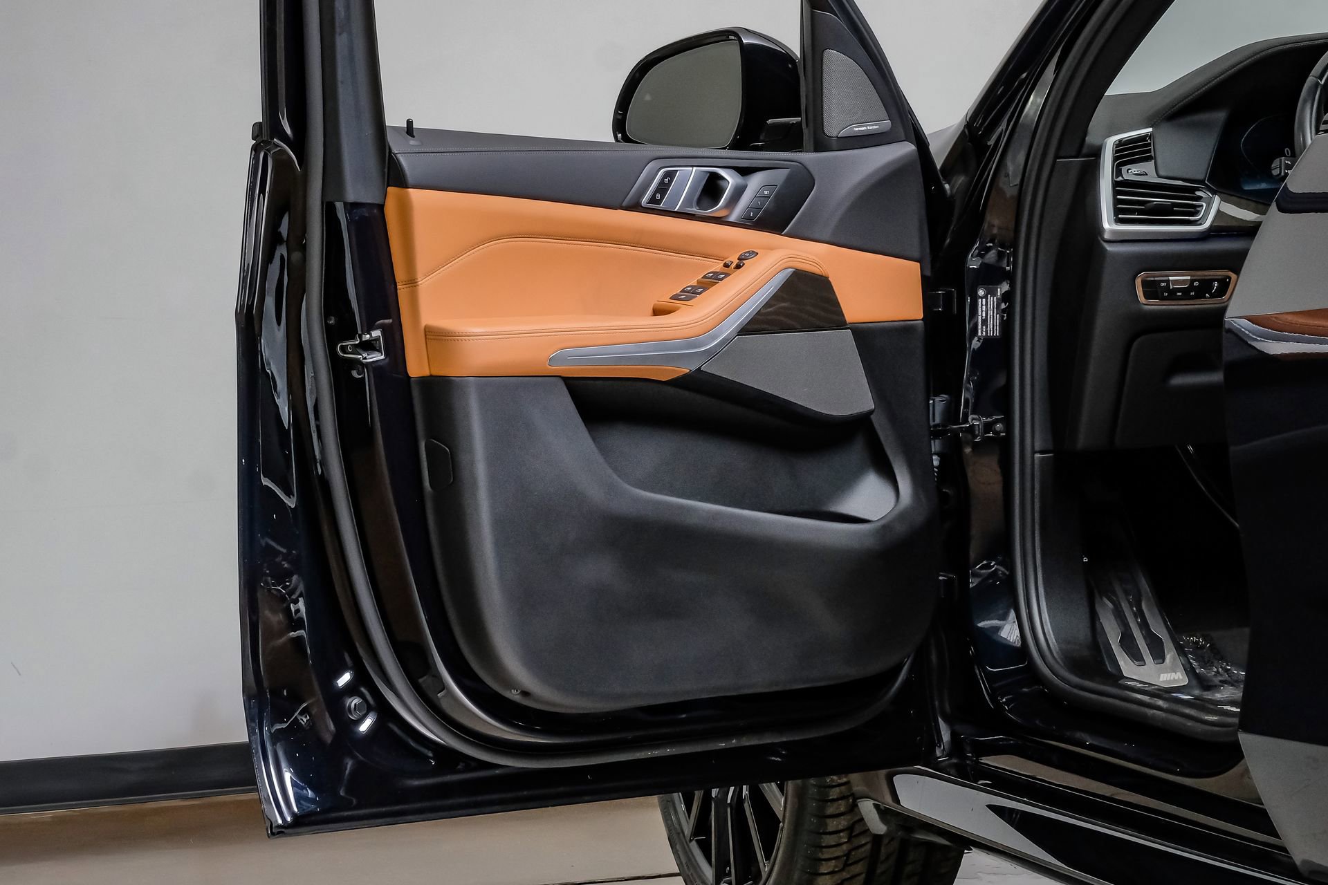 Used 2023 BMW X5 sDrive40i w/ M Sport Package image 46