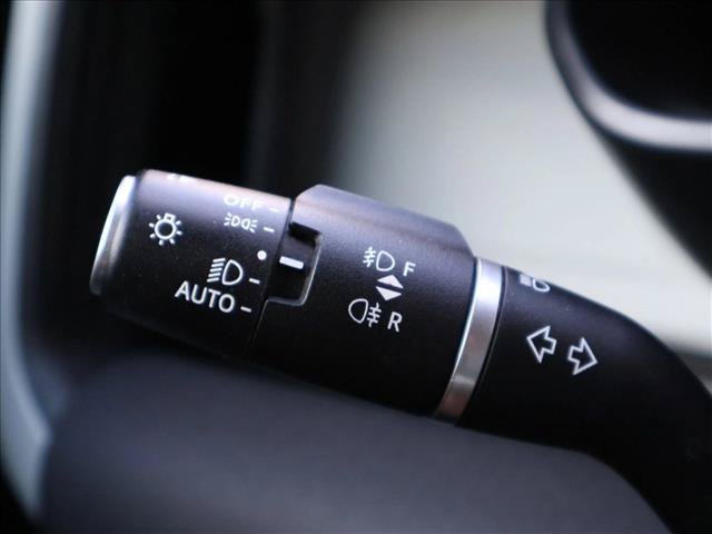Used 2023 Land Rover Defender 90 X-Dynamic SE AWD/4WD image 14