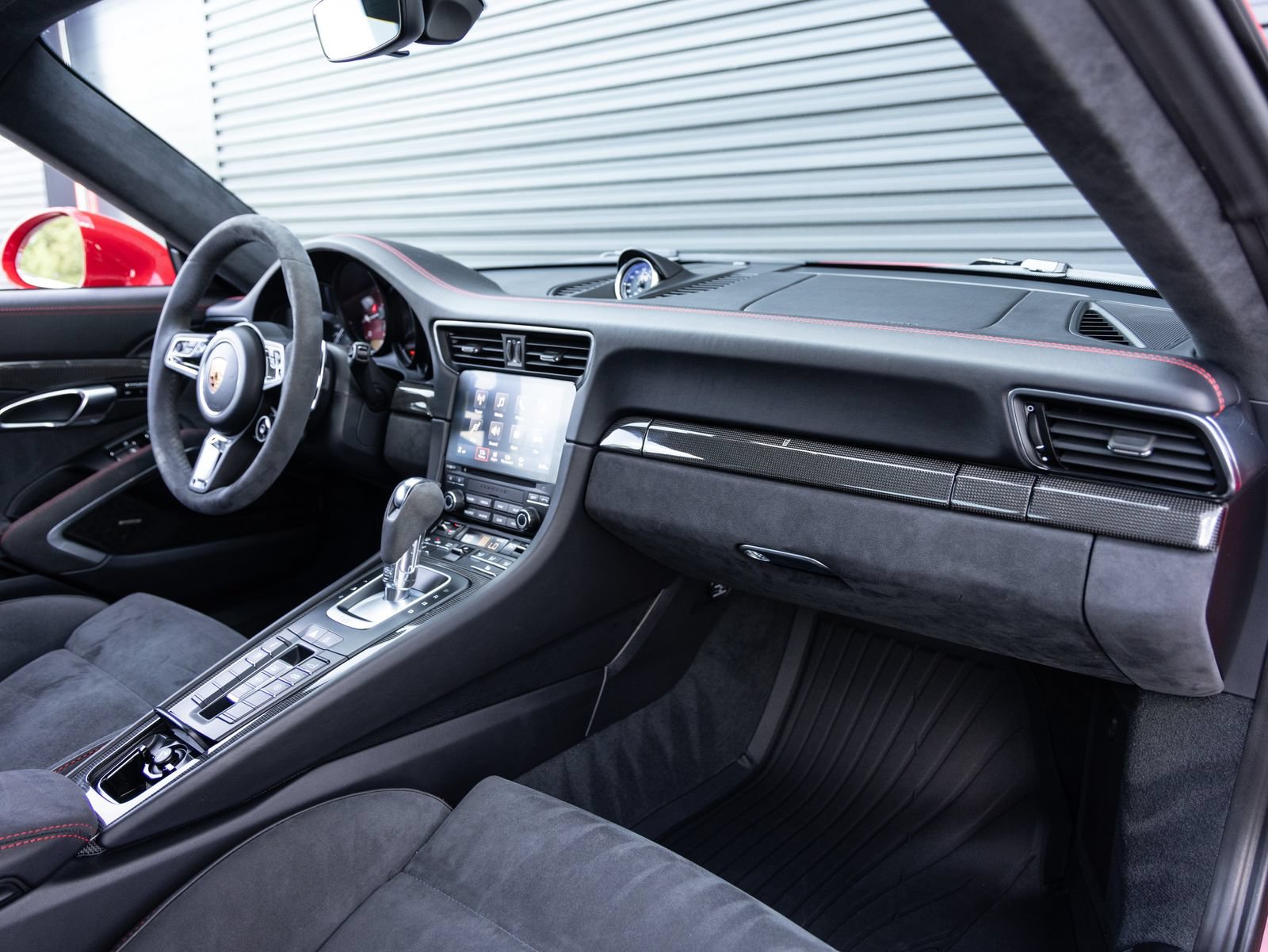 Certified 2019 Porsche 911 Carrera GTS RWD image 33