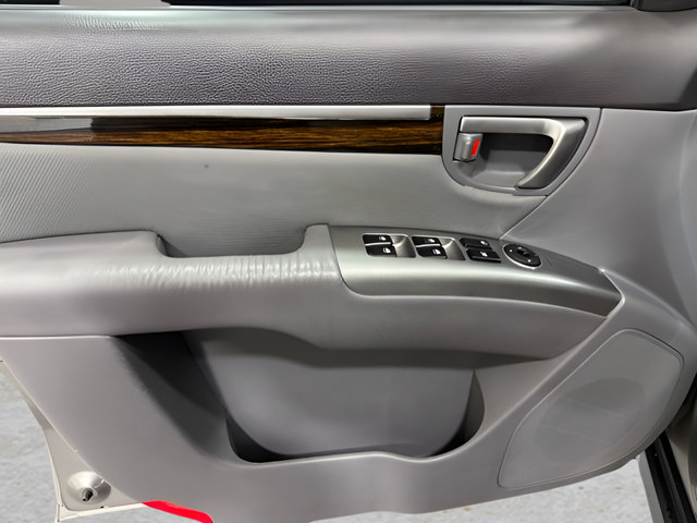 Used 2011 Hyundai Santa Fe GLS FWD image 9