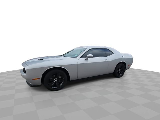 Used 2021 Dodge Challenger SXT w/ Driver Convenience Group image 4