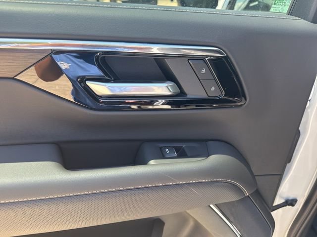 New 2025 Chevrolet Suburban Premier image 18