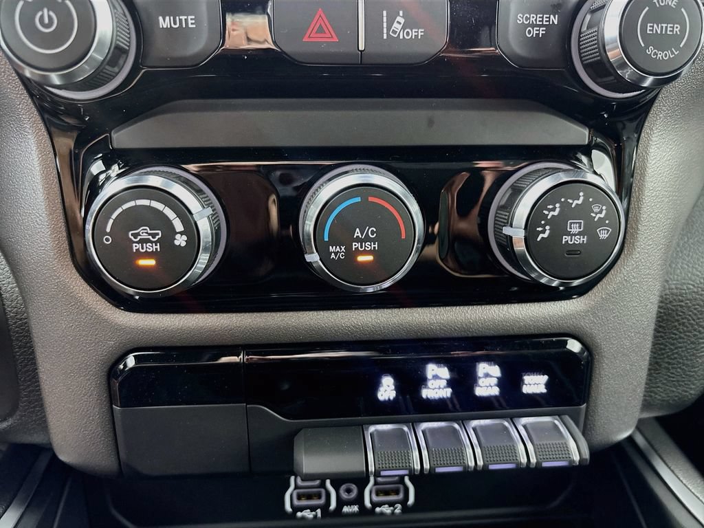 New 2026 RAM 1500 Express AWD/4WD image 13