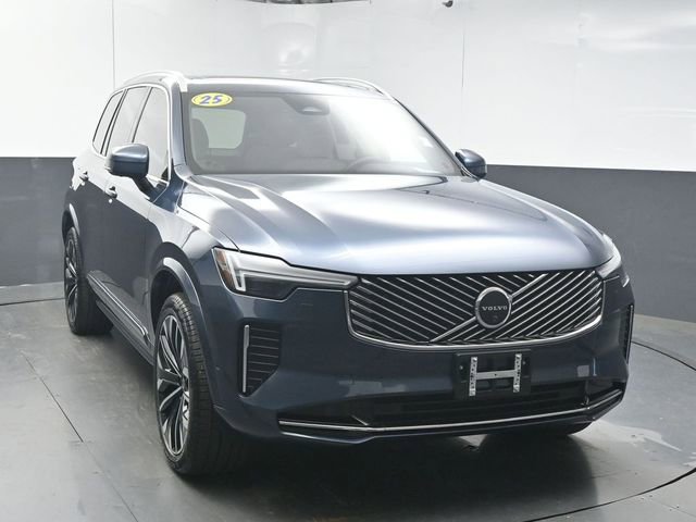 Used 2025 Volvo XC90 B5 Plus w/ Protection Package image 2