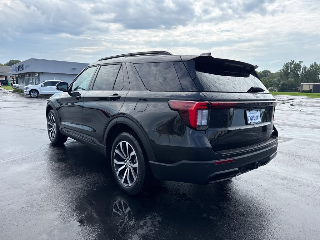 Used 2026 Ford Explorer ST-Line AWD/4WD image 2