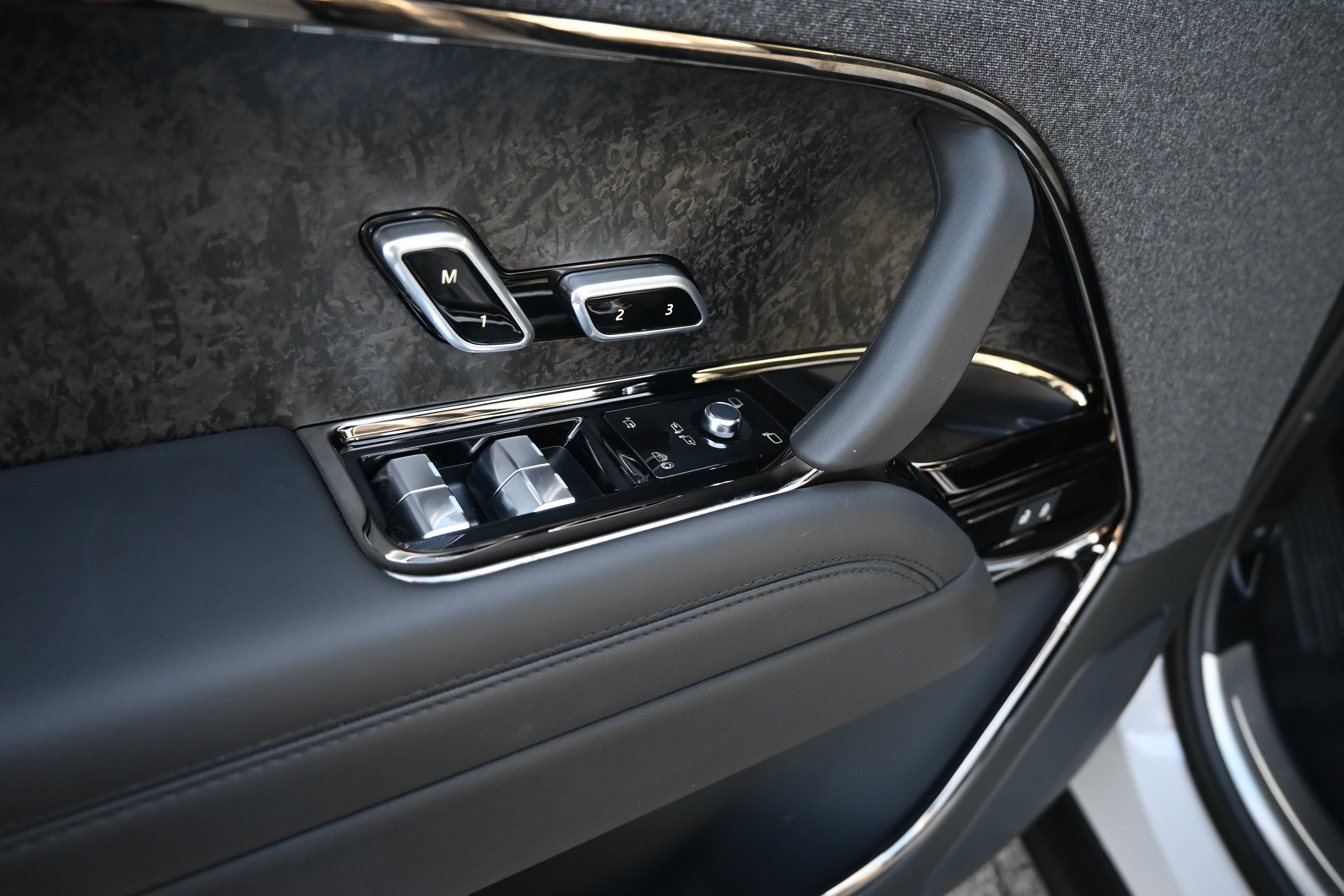 Used 2025 Land Rover Range Rover Sport Dynamic SE image 17