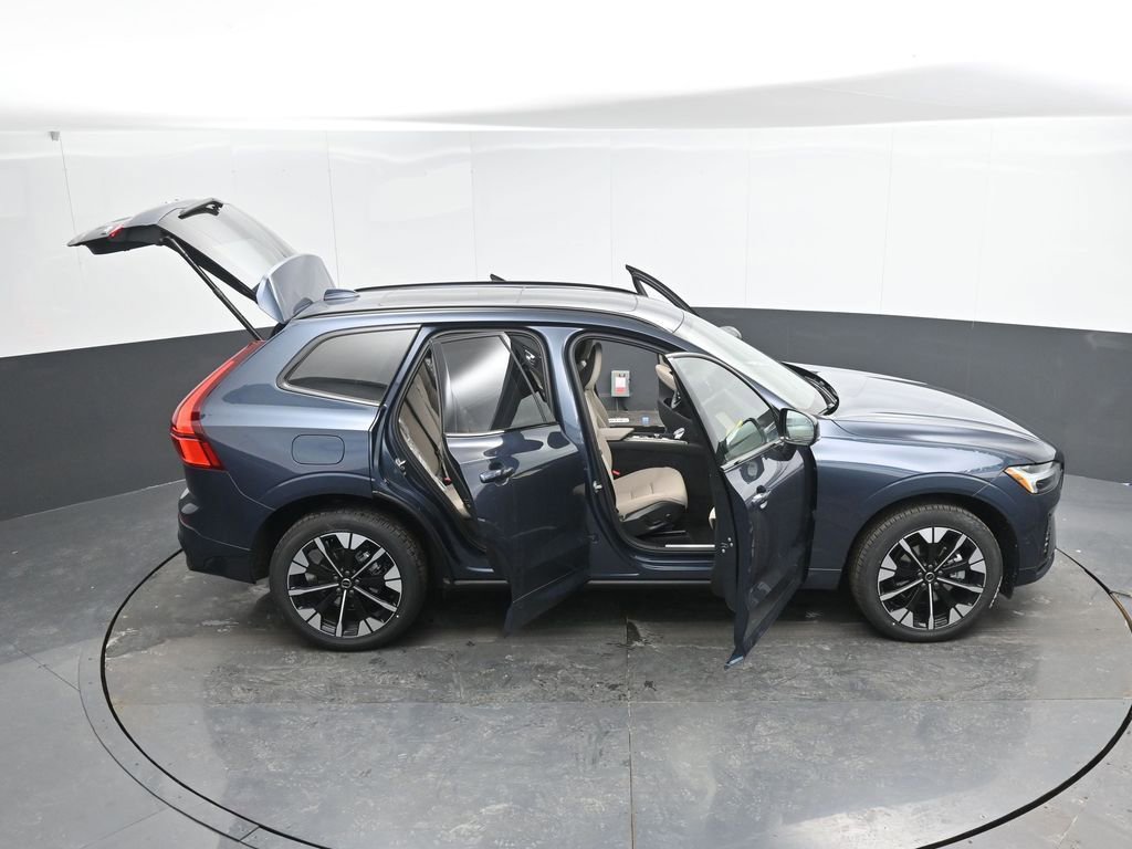 New 2026 Volvo XC60 B5 Plus w/ Climate Package image 47