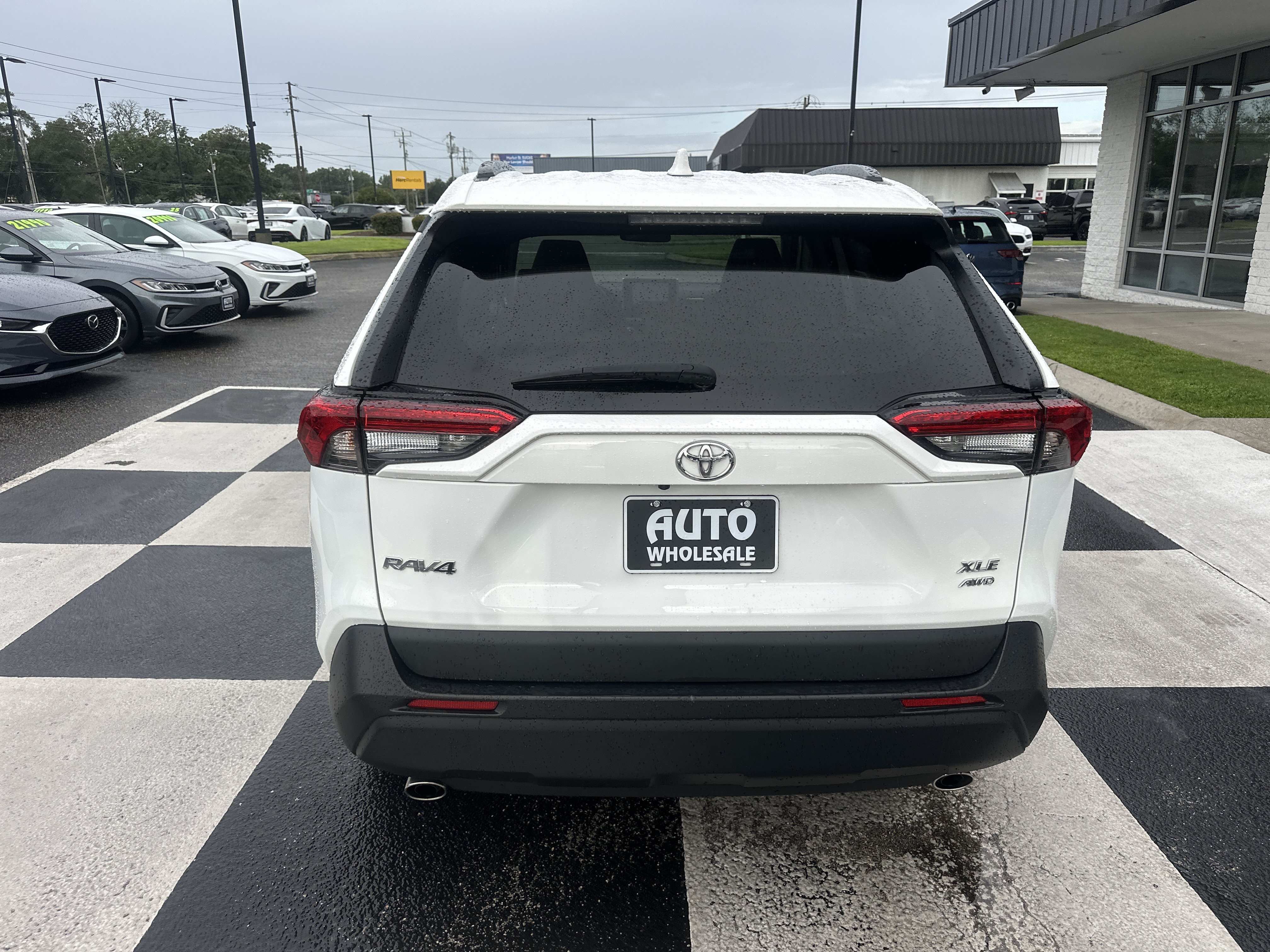 Used 2023 Toyota RAV4 XLE AWD/4WD image 8