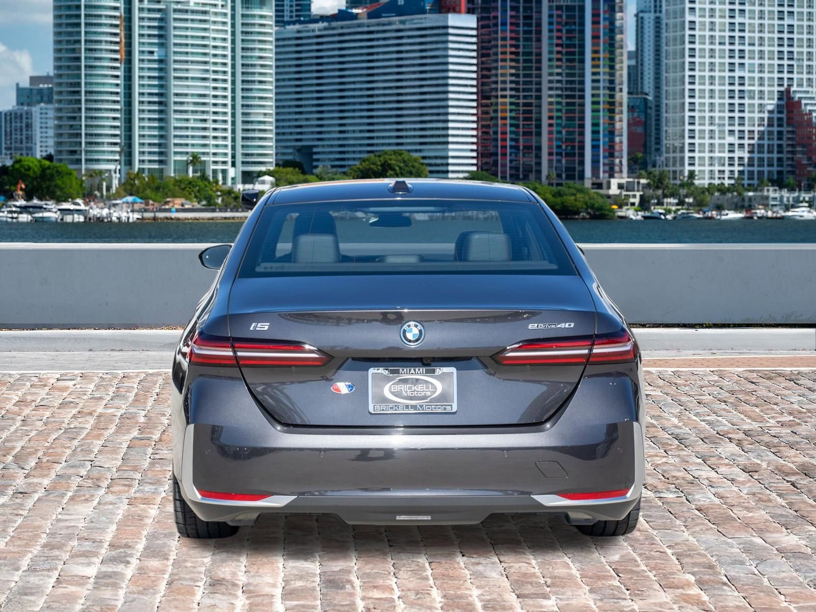 Used 2025 BMW i5 eDrive40i RWD image 6