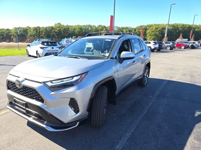 New 2025 Toyota RAV4 SE image 7
